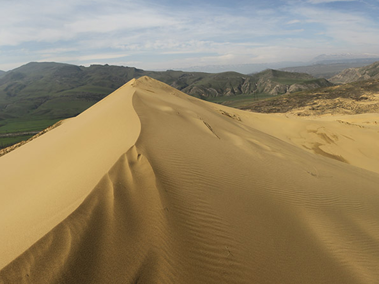 Пустыня Сарыкум